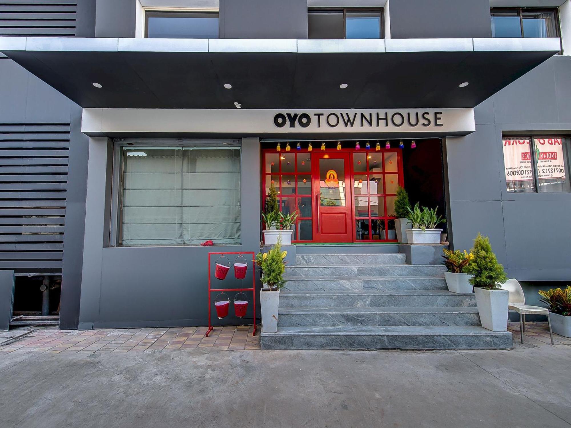 Oyo Townhouse 048 Hadapsar Hotel Phursungi Exterior photo