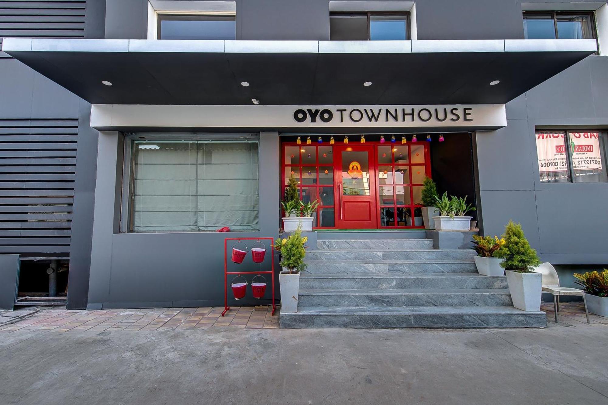 Oyo Townhouse 048 Hadapsar Hotel Phursungi Exterior photo