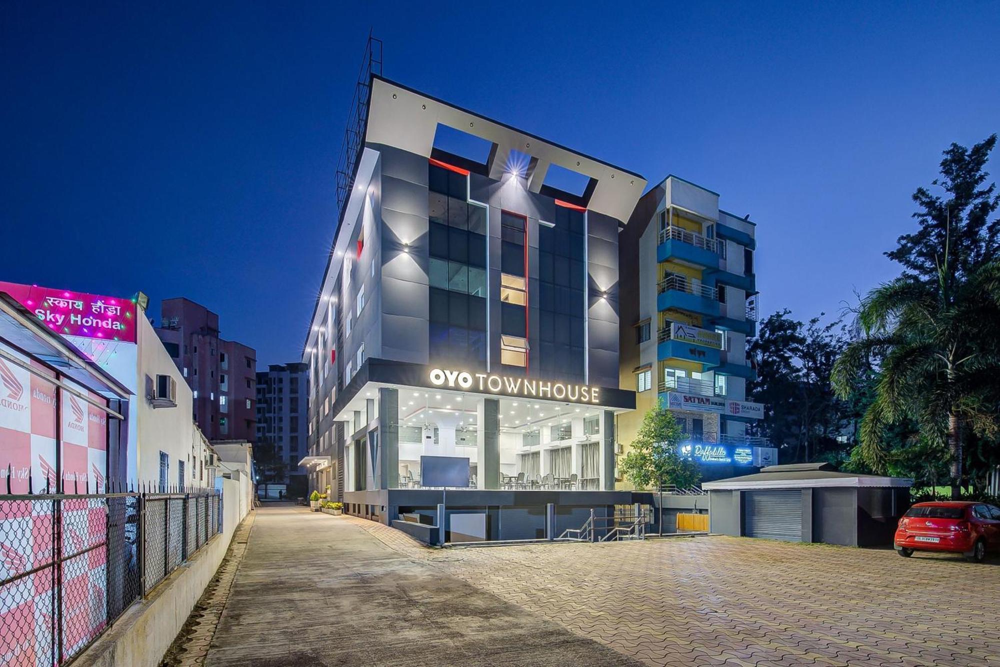 Oyo Townhouse 048 Hadapsar Hotel Phursungi Exterior photo
